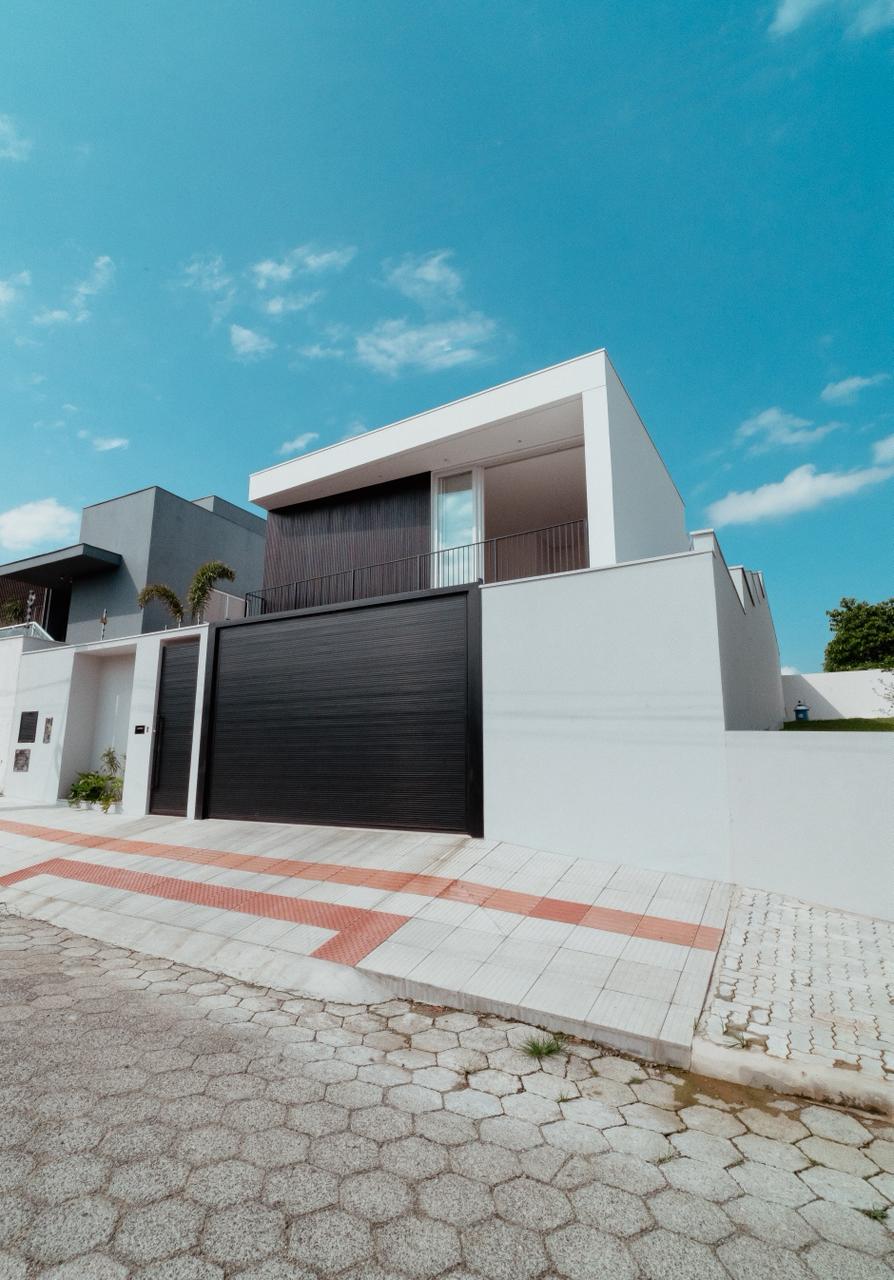 18- Casa de Alto Padrão ao lado do Centro de Criciúma