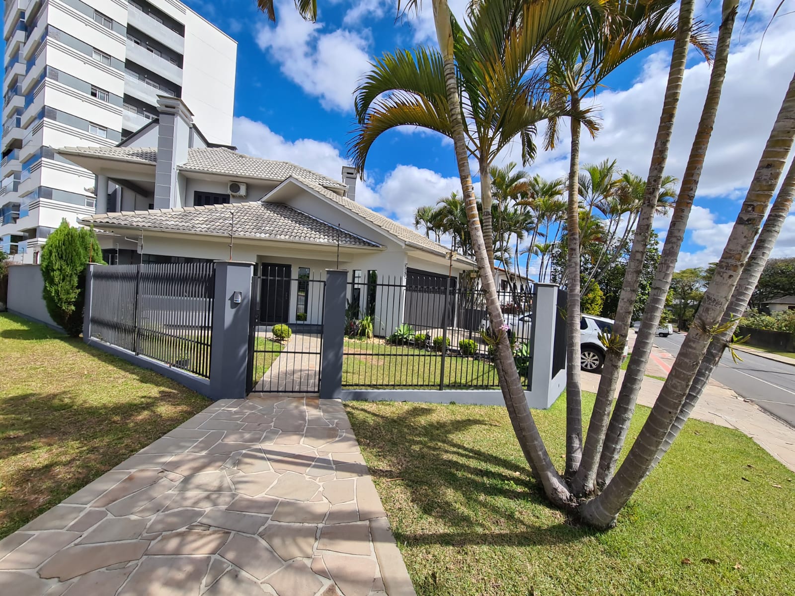 9- Linda casa no Bairro Michel Próximo ao Parque Municipal Altair Guidi