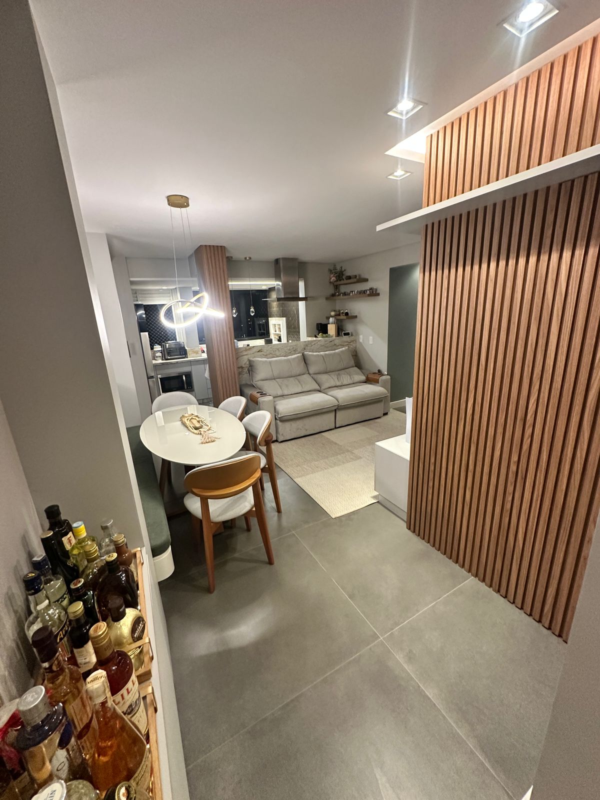 21 – Cobertura Exclusiva com Closet + 2 Vagas Cobertas | Porteira Quase Fechada.