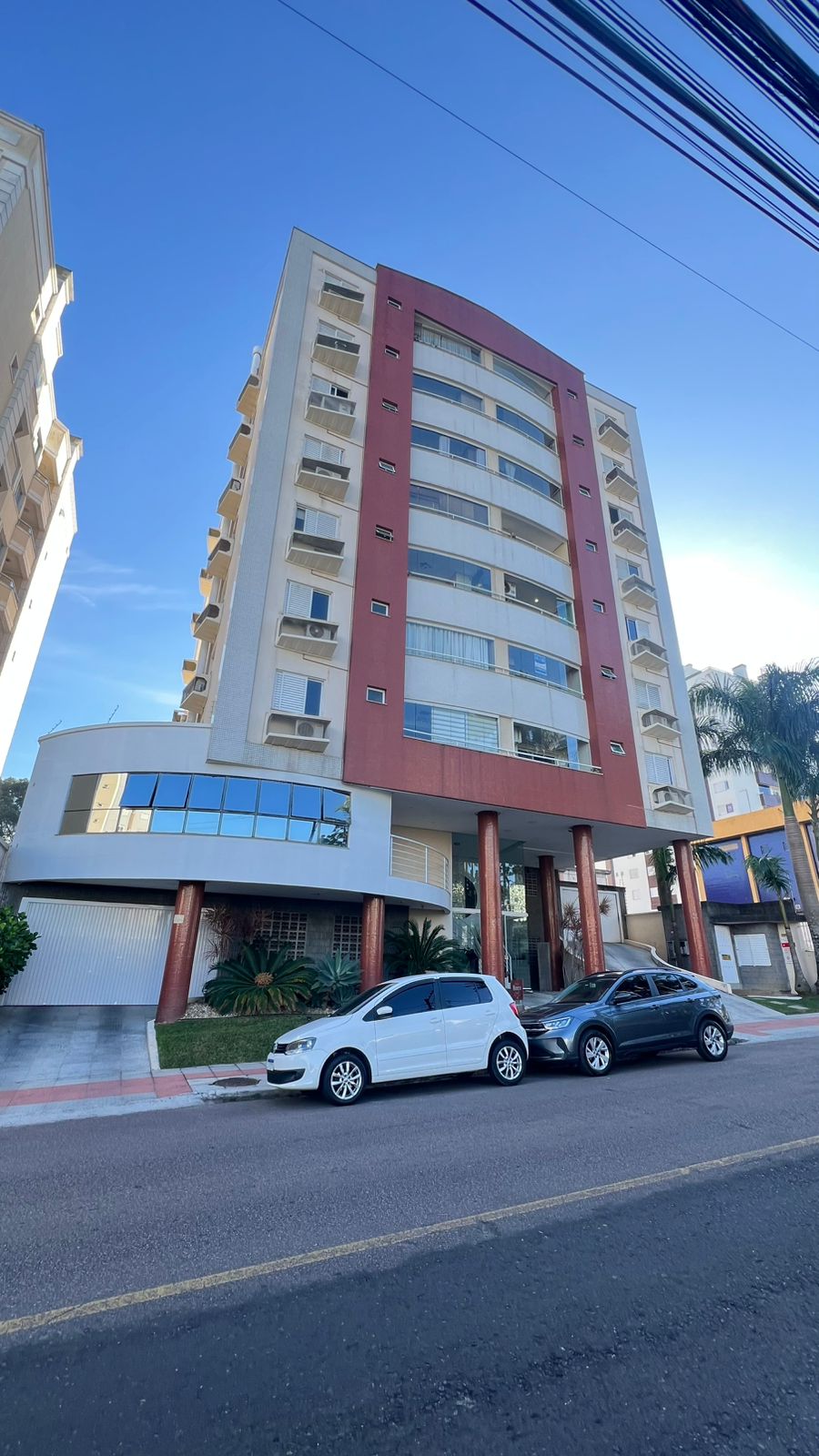 31-Apartamento localização privilegiada no bairro Michel, pertinho do Colégio Michel.