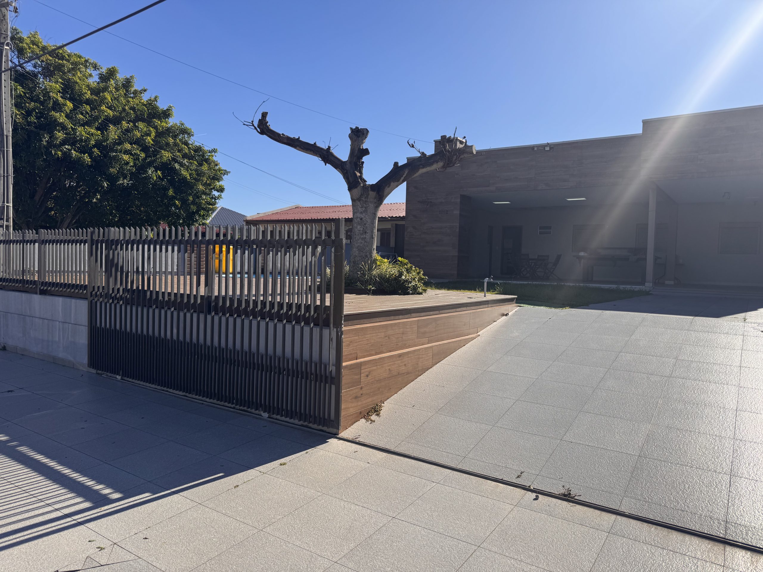 Casa com 3 dormitórios + piscina em Balneário Rincão